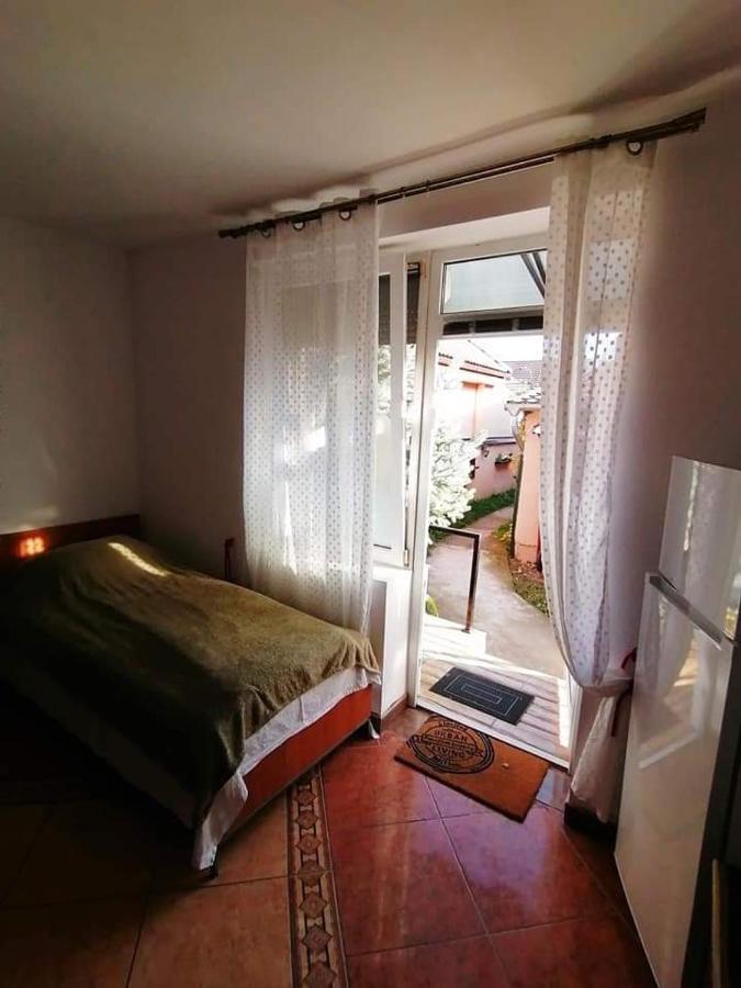 Hostel Pascalis Alesd Exterior photo