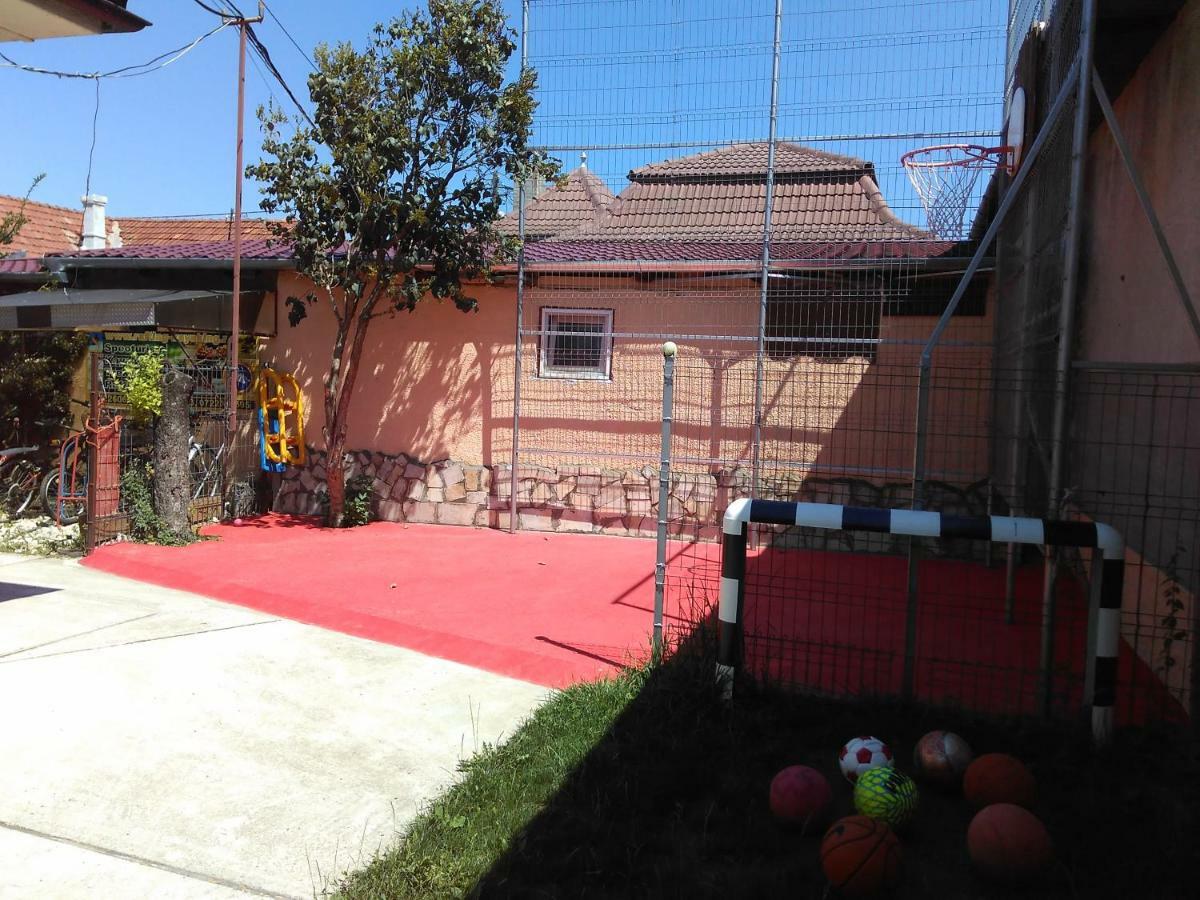 Hostel Pascalis Alesd Exterior photo